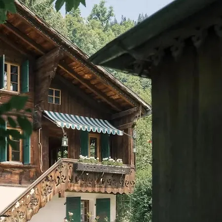 Сasa de vacaciones Swiss Near Gstaad: Luxury Views