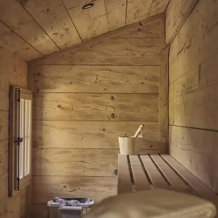 Сasa de vacaciones Swiss Near Gstaad: Luxury Views Gstaad