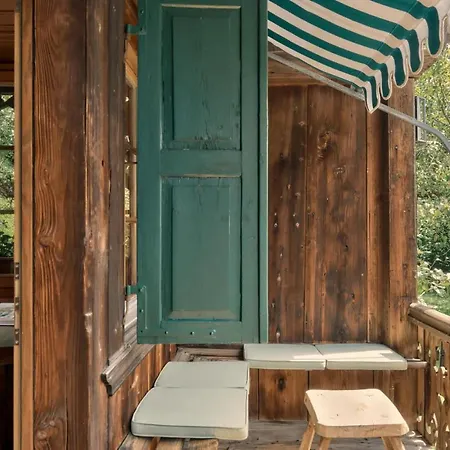 Swiss Near Gstaad: Luxury Views Σπίτι διακοπών Γκστάαντ