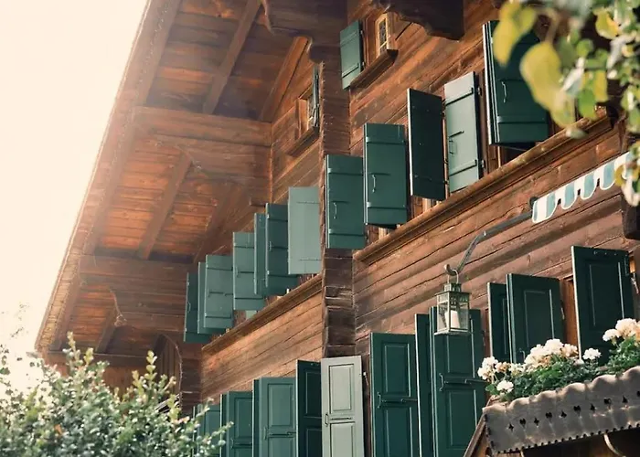 Swiss Near Gstaad: Luxury Views Feriehus *