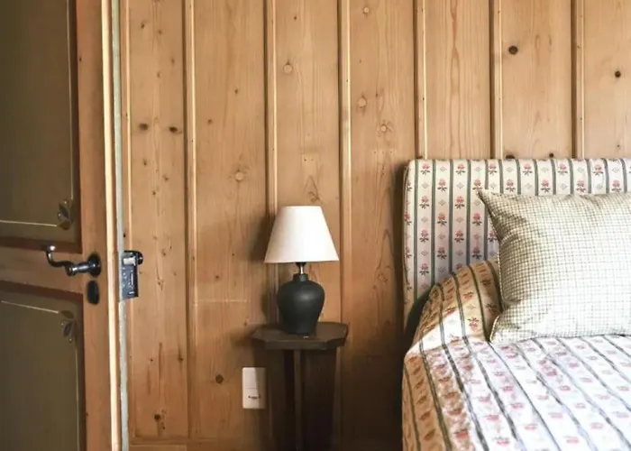 Swiss Near Gstaad: Luxury Views Feriehus