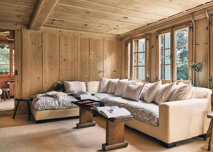 Swiss Near Gstaad: Luxury Views Feriehus *