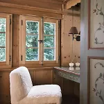 Swiss Near Gstaad: Luxury Views Гштад
