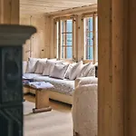 Swiss Near Gstaad: Luxury Views Дом отдыха Гштад