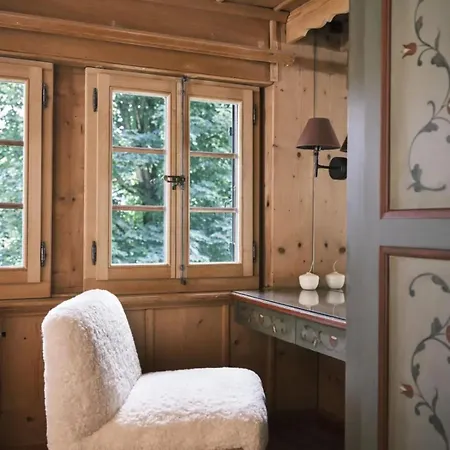 Swiss Near Gstaad: Luxury Views Гштад
