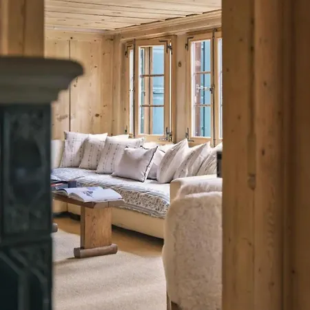 Swiss Near Gstaad: Luxury Views Дом отдыха Гштад