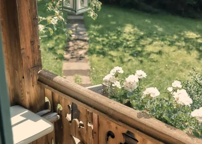 Swiss Near Gstaad: Luxury Views Σπίτι διακοπών *